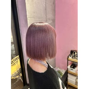 ピンクベージュ