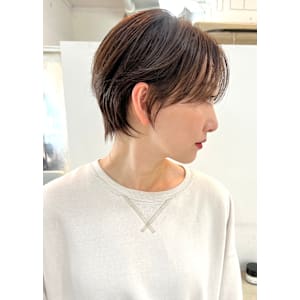 簡単スタイリング小顔ショート