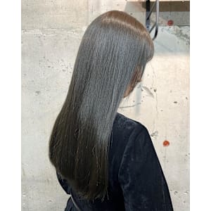 暗髪ストレートロング