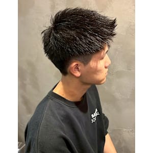 メンズカット ツーブロック  アップバング 刈り上げ　短髪