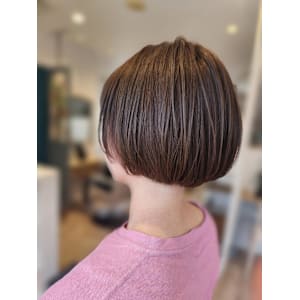 ショートボブ