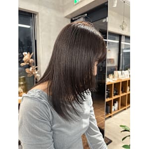 グレージュカラー/顔まわりレイヤー/ロングヘア