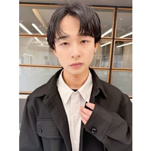 センターパートウルフカットツイストスパイラルパーマゆるめ黒髪 - 韓国ヘア STAR TOKYO 渋谷【レイヤーカット/髪質改善/メンズ】【カンコクヘアスタートウキョウシブヤレイヤーカットカミシツカイゼンメンズ】掲載中