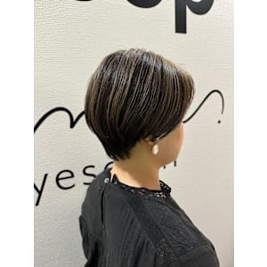 ショートボブ×アンブレラカラー
