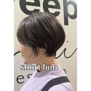 くびれショートボブ