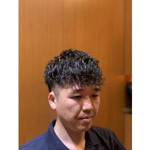 前下がりパーマ