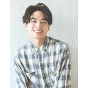 メンズマッシュ　センターパート　ニュアンスパーマ