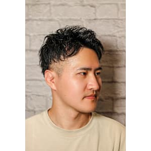 癖毛を生かしたアップバング