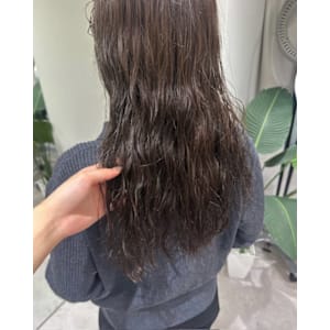 赤味消し透明感カラー