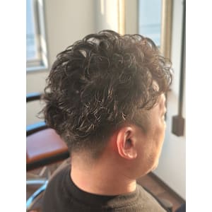 強めパーマスタイル