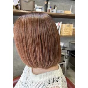 ピンクベージュ×ボブ