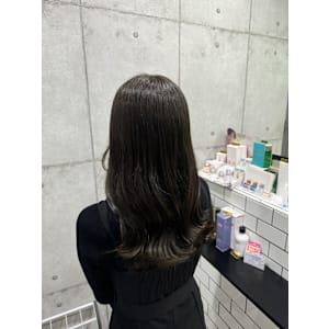 オリーブグレージュ