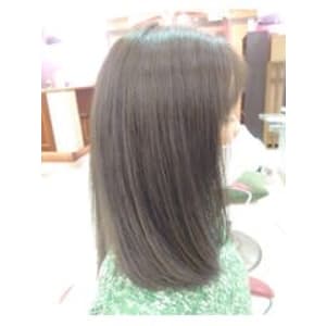 オリーブアッシュ緩やか前上がりレイヤー - HAIR & MAKE EARTH 高田馬場店【ヘアメイクアース タカダノババテン】掲載中