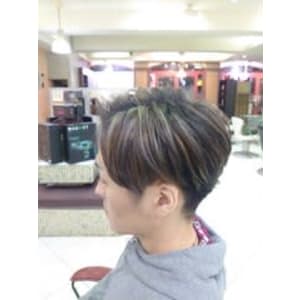 ハイライト刈り上げセンターパート