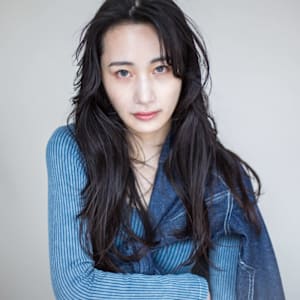 顔まわりレイヤー　ロングヘア