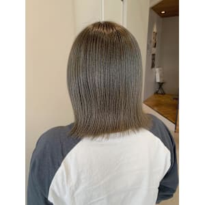 オリーブカラー　【青木奈那】