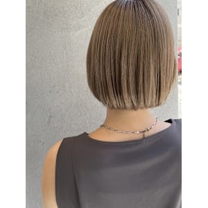 ヴェールカラー×ショートボブ