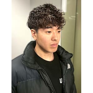 波巻きパーマ ツーブロック マッシュヘア ニュアンスカラー