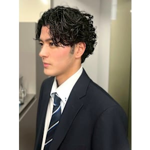 波巻きスパイラルパーマ センターパート 30代 ビジネス