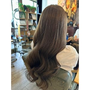 オリーブグレージュ