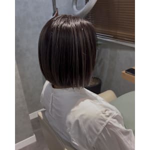 流行りのデザイン！プレイングカラー