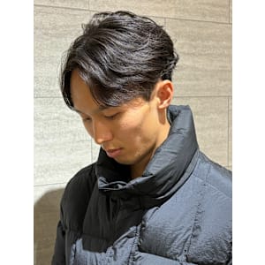 2025トレンドスタイル　フェザーパーマ