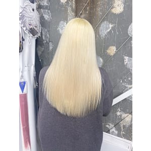 ブロンドホワイトアッシュストレート韓国ヘアハイトーンカラー