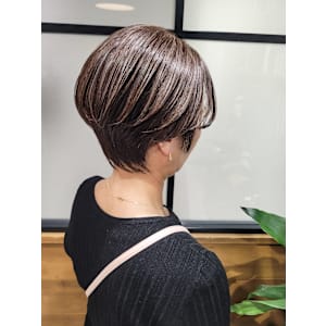 白髪ぼかしハイライト　ショート【尾野恭平】