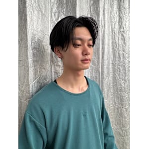 ステップボーンカットメンズショート/センターパート