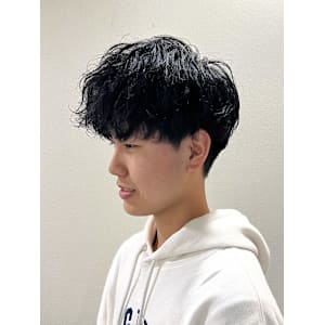 【平山明樹】緩め縦落ちスパイラルパーマ