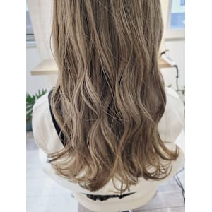 'BEBE(ベベ)デザインカラー