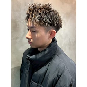 ツイスパ ツーブロック メンズパーマ 刈り上げ 20代