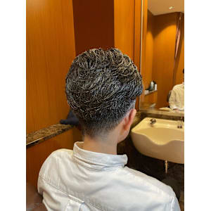 大人毛流れパーマ