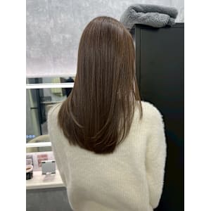 オリーブベージュ