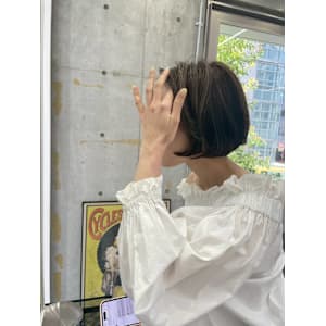 カーキグレージュ