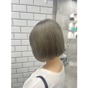 透明感グレージュ