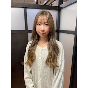 オリーブベージュ