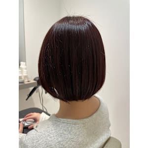 ディープワインレッド