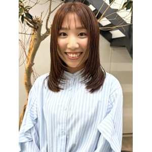 レイヤーカット ブラウンカラー ミディアムレイヤー 艶髪 