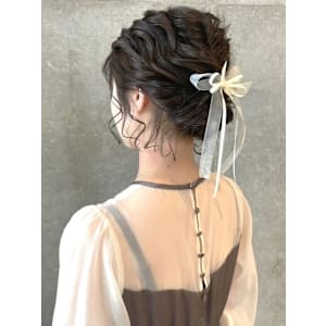 お呼ばれヘア 結婚式 シニヨン ヘアセット アップスタイル 