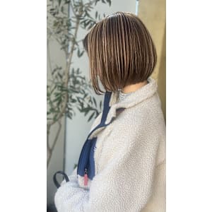 派手すぎない【ナチュラルハイライト】白髪ぼかしにも◎