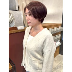 丸みショート ブラウンカラー 艶髪 顔周りカット 大人ショー