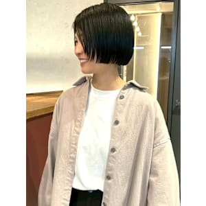 大人ショート 黒髪 丸みボブ 顔周りカット 切りっぱなしボブ