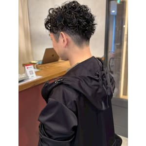 刈り上げ ツーブロック メンズパーマ スパイラルパーマ 黒髪