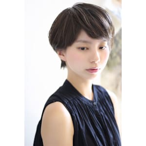 耳かけマッシュショート