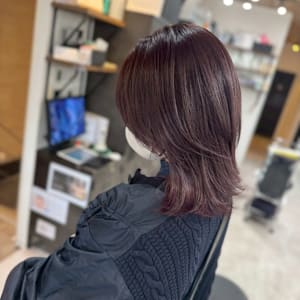 外ハネ　レイヤーカット　くびれウルフ　ベージュ　グレージュ - N° rico 名駅【ナンバー リコ メイエキ】掲載中