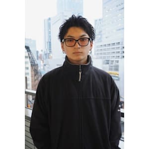 長めのスパイキーショート