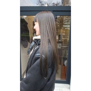 オリーブベージュ