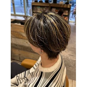 ゴールドベージュハイライト