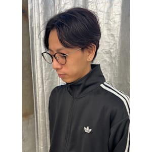 ステップボーンカットメンズパーマ/センターパート